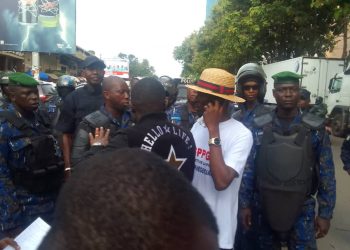 Conakry: Les journalistes arrêtés rentrent à la maison, mais seront jugés