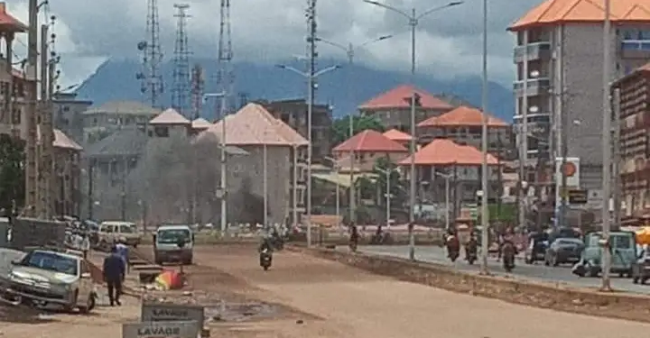 Conakry : un mort par balle dans des heurts en banlieue 