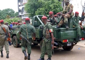 Guinée : les militaires interdits de poster des images d’eux en tenue sur les réseaux sociaux
