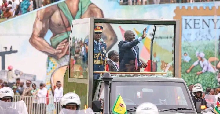 60 ème anniversaire de l’indépendance du Kenya : le chef de l’État vante son bilan d’un an de règne