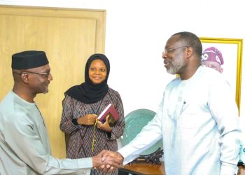 De la méthode forte à la souplesse: la commission de la CEDEAO reçoit un envoyé spécial du Colonel Goïta