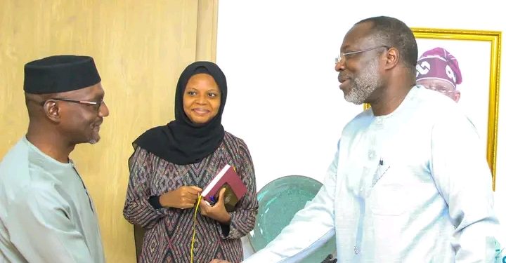 De la méthode forte à la souplesse: la commission de la CEDEAO reçoit un envoyé spécial du Colonel Goïta