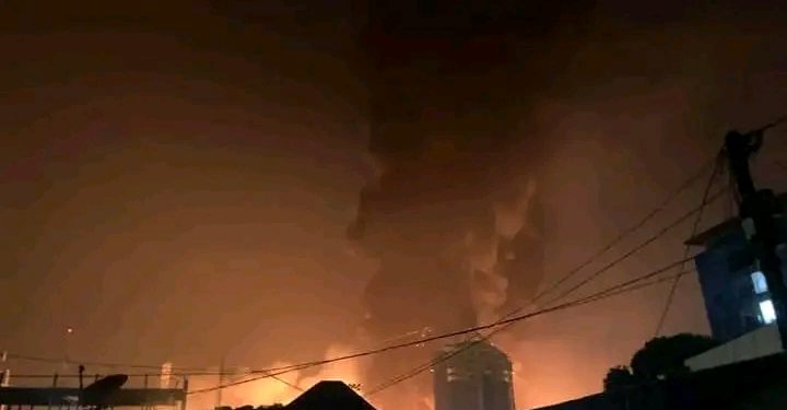 Guinée : le dépôt de carburant du pays en feu 