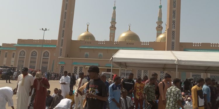 Guinée: la grande mosquée du pays officiellement rouverte au public
