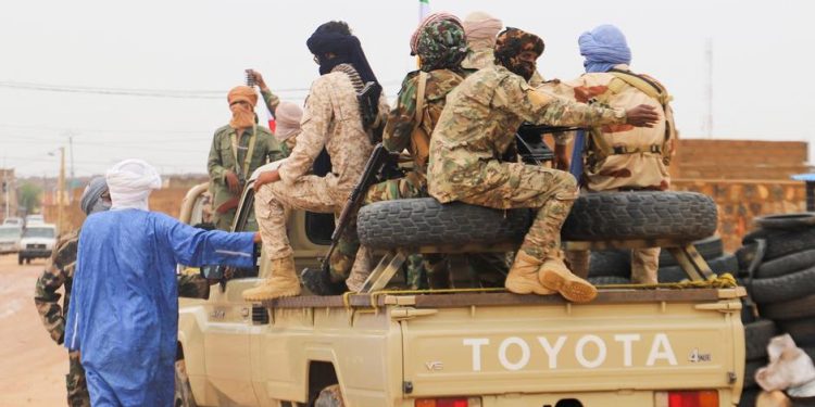 Mali : chassés de Kidal, les rebelles touaregs préparent leur retour