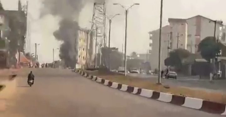 Conakry : manifestation en banlieue en pleine urgence humanitaire
