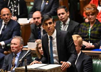 Royaume Uni : adoption d’un projet de loi pour expulser des réfugiés vers le Rwanda