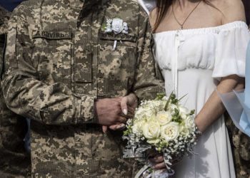 Ukraine : dépôt d’un amendement contre la destruction de sperme et d’ovocytes congelés de militaires tués