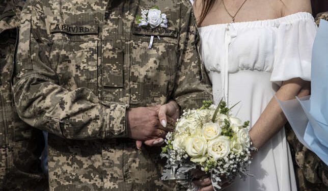 Ukraine : dépôt d’un amendement contre la destruction de sperme et d’ovocytes congelés de militaires tués