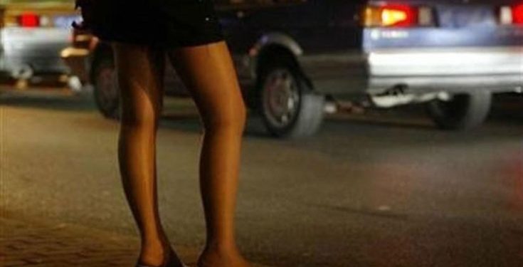 « Je couche avec 3 à 5 hommes par nuit » : rencontre avec une vendeuse de sexe à Conakry