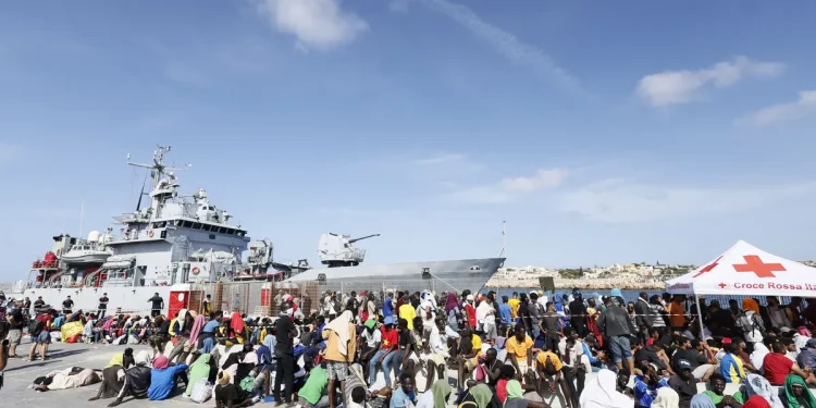 Émeute dans un centre de rapatriement en Italie : arrestation de 14 migrants après la mort d’un Guinéen