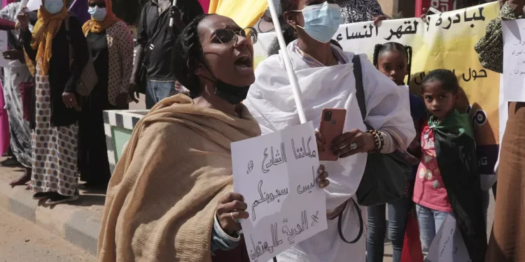 Soudan : femmes en armes et crise humanitaire