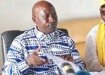 Guinée : «…c’est la première fois que j’entends la dissolution d’un gouvernement », dit Makanera Kaké