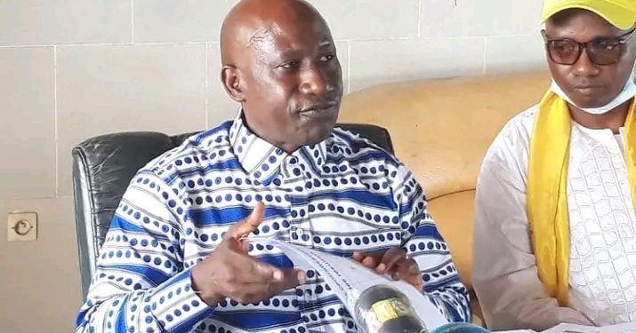 Guinée : «…c’est la première fois que j’entends la dissolution d’un gouvernement », dit Makanera Kaké