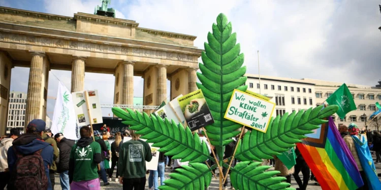Allemagne: le parlement donne son feu vert à la légalisation du cannabis