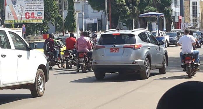 Guinée : les citoyens partagés entre joie et regret sur la dissolution du gouvernement