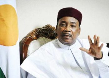 Niger : l’ex-président Mahamadou Issoufou a quitté le pays