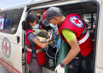 Philippines : une enfant sauvée près de 60 heures après un glissement de terrain