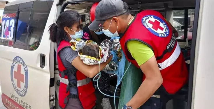 Philippines : une enfant sauvée près de 60 heures après un glissement de terrain
