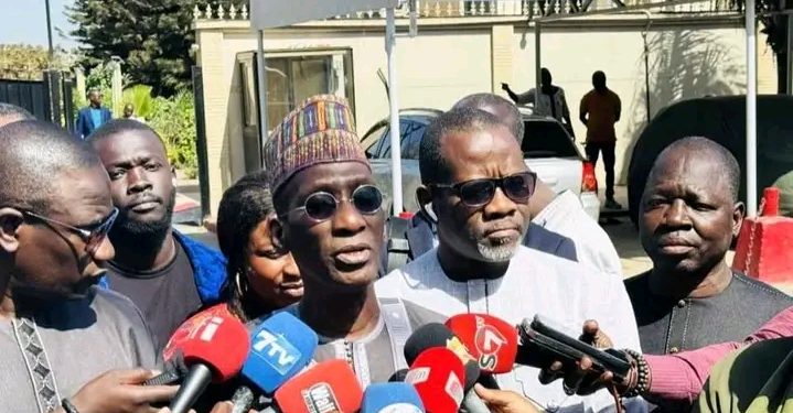 Sénégal : Karim Wade et ses alliés attaquent le décret fixant la présidentielle au 24 mars devant la Cour suprême