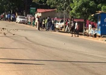 Conakry: manifestation spontanée en banlieue contre deux policiers et un militaire