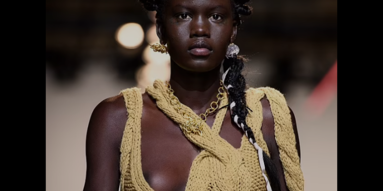 Des camps de réfugiés au Kenya aux podiums de la Fashion Week