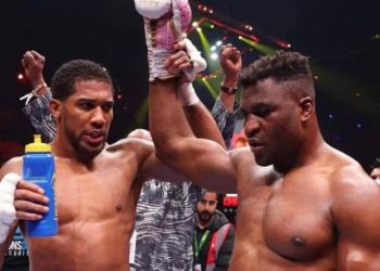 Boxe : après sa victoire, Anthony Joshua vante son adversaire Francis Ngannou