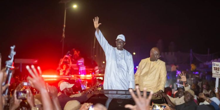 Campagne électorale au Sénégal: de la foule pour Amadou Ba à Matam