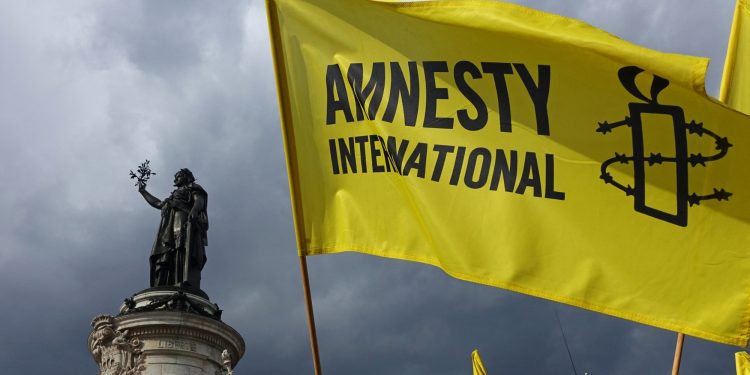 Violations du droit international par Israël et la Russie