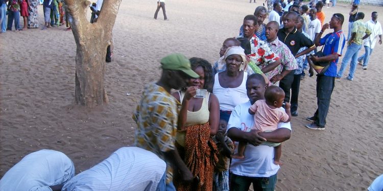 Les Togolais aux urnes pour un double scrutin sur fond de tension