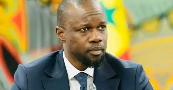 Visite surprise d’Ousmane Sonko à la prison du Cap Manuel