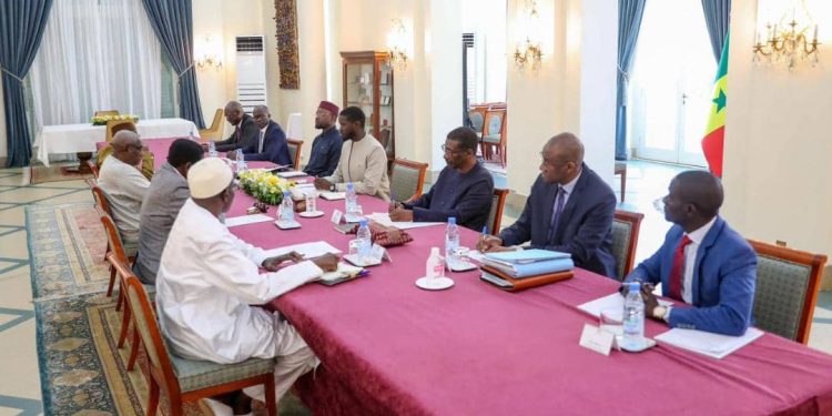 Sénégal : le gouvernement et le patronat veulent réduire le coût de la vie