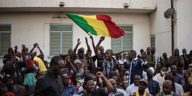 Mali: plus de 80 partis politiques et organisations réclament la tenue d’une présidentielle