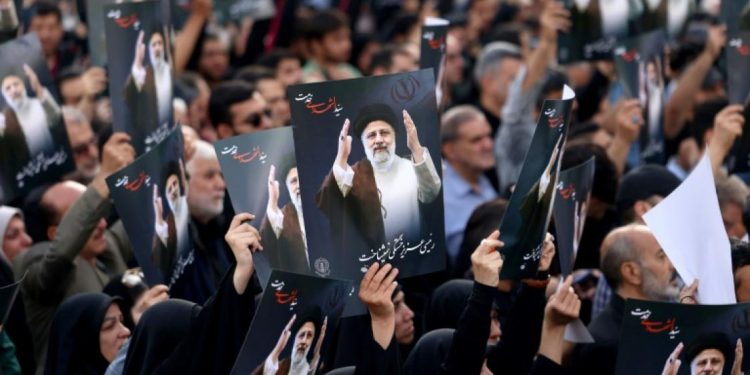 Iran : cinq jours de deuil après la mort du Président Ebrahim Raïssi
