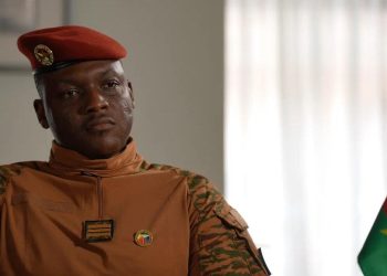 Le capitaine Traoré toujours en cachette, la transition burkinabé sur la sellette ?