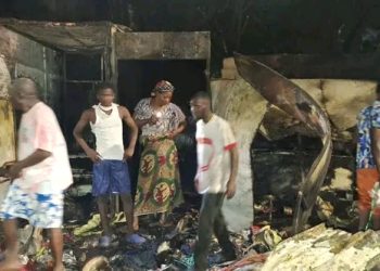 10 conteneurs ravagés par un incendie au marché Enco 5 de Conakry