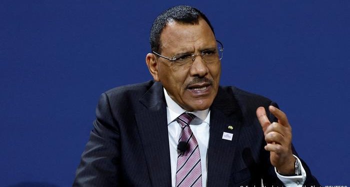 La Cour d’Etat du Niger lève l’immunité du président déchu Mohamed Bazoum