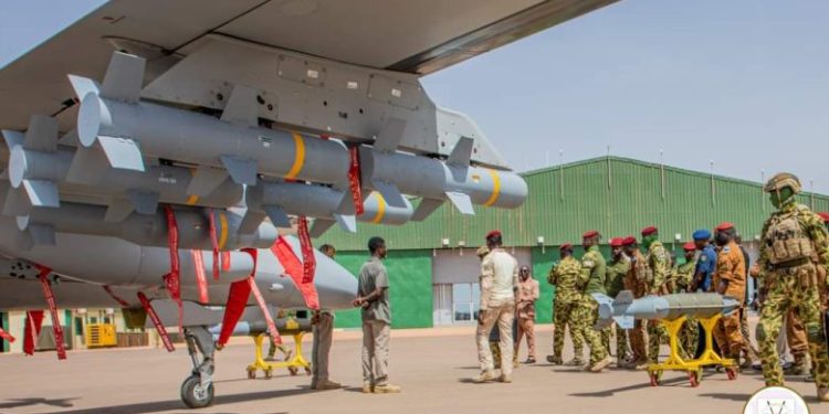 Le Burkina investit 1 milliard de $ dans du matériel militaire en 2023 pour répondre aux défis sécuritaires