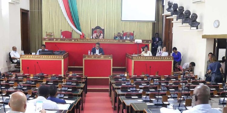 Législatives à Madagascar : le parti au pouvoir conserve sa majorité