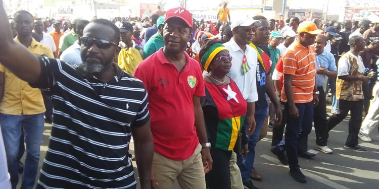 La grogne persiste deux mois après la promulgation de la nouvelle Constitution au Togo