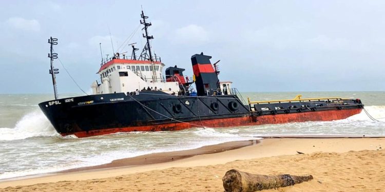 Le spectre d’une contamination des eaux plane sur Cotonou après l’échouage d’un navire
