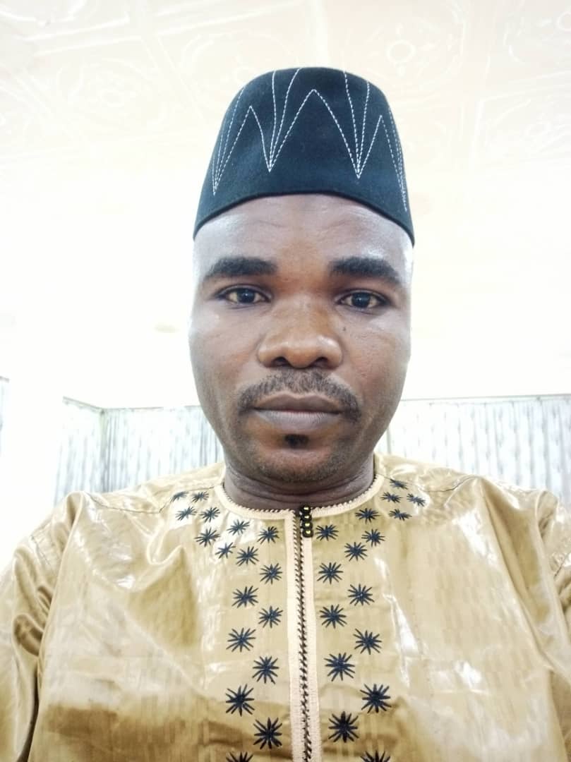 « Nos enfants, au-delà d’être enfants, nous devons en faire des amis, des confidents… », conseille le socio-anthropologue Afissou BELLO