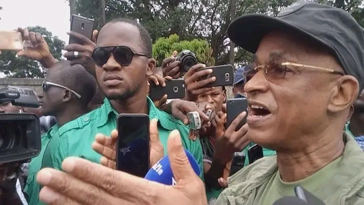 Guinée : un cadre de l’UFDG démis pour avoir accepté un cadeau du général Doumbouya