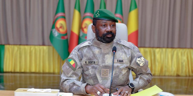 Mali: des partis manifestent contre leur possible dissolution