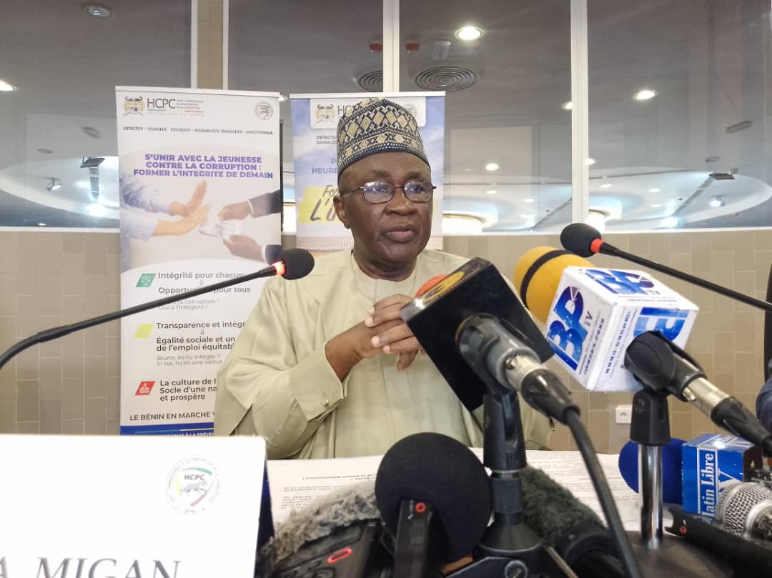 Bénin : dénonciation de l’ex-ministre Paulin AKPONNA, le rapport du HCPC qui écarte toute confusion