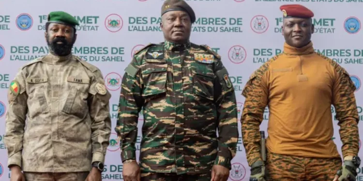 AES : deux ans d’isolement et de défis persistants