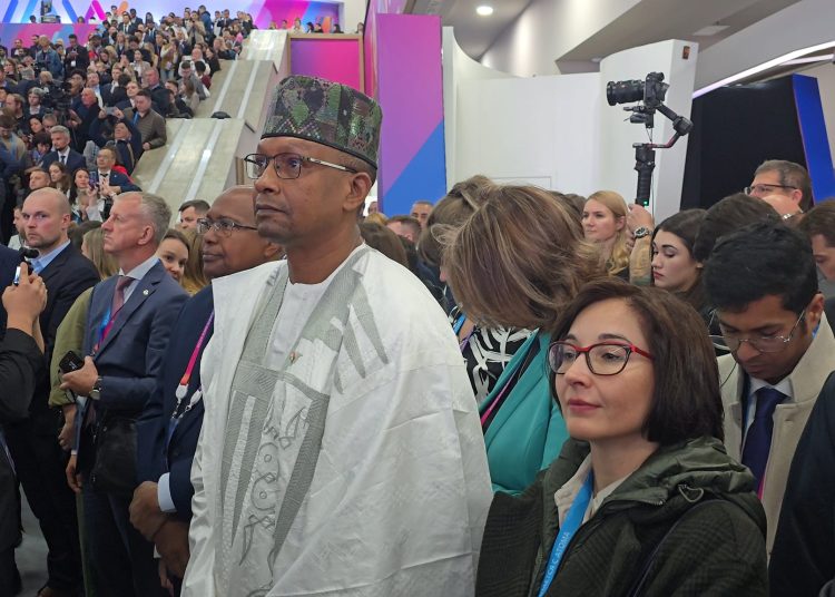  Le Commissaire Colonel Abarchi Ousmane, Ministre des Mines du Niger au Forum Atomique Mondial en Russie