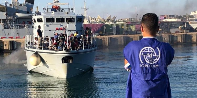 858 migrants renvoyés en Libye, l’UE mise en cause