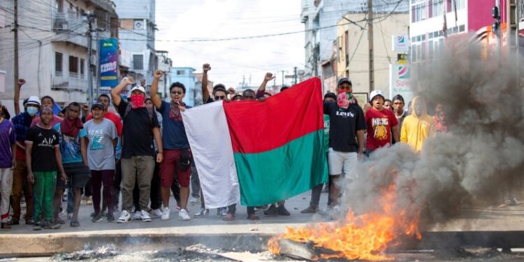 Madagascar : les manifestations font tomber le gouvernement !