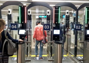 L’UE exige désormais empreintes digitales et photos sur bornes automatiques